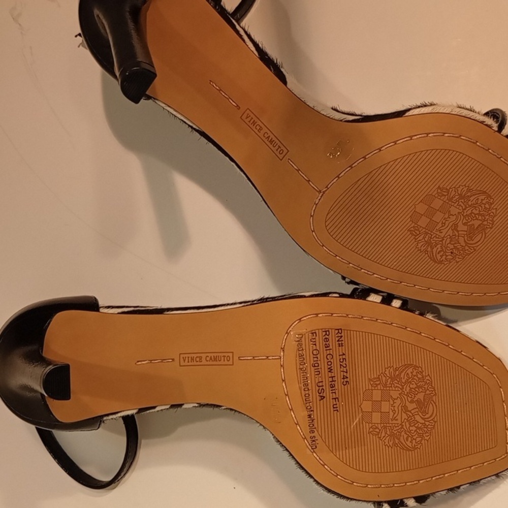Vince Camuto Heeled Sandal - Picture 3 of 7